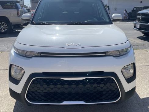 Used 2022 Kia Soul LX FWD image 1