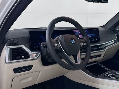 Used 2025 BMW X5 xDrive40i image 9