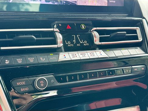 Used 2024 BMW M850i xDrive image 16