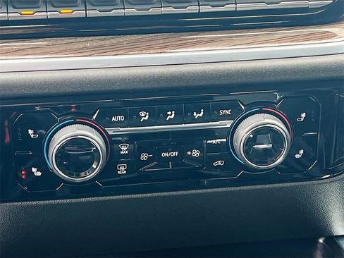 Used 2022 Chevrolet Silverado 1500 RST image 20