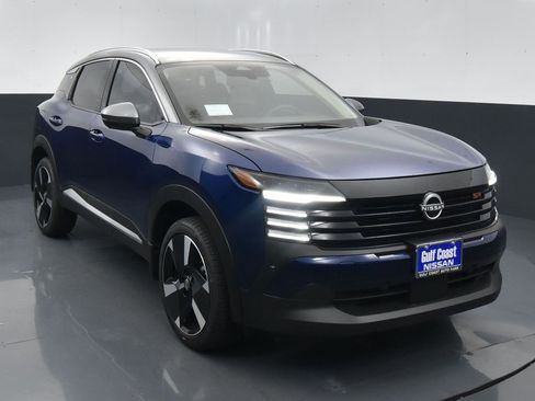 Certified 2025 Nissan Kicks SR image 2