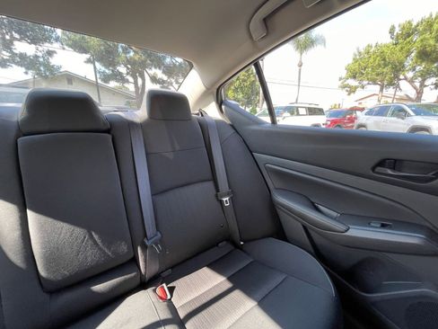 Used 2025 Nissan Altima 2.5 SV image 33