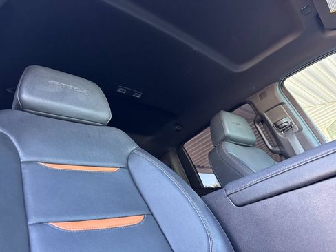 Used 2025 GMC Sierra 1500 AT4 w/ AT4 Premium Package AWD/4WD image 17