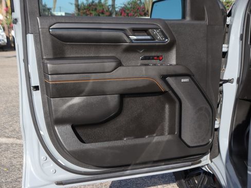 Used 2024 GMC Sierra 1500 AT4 w/ Technology Package AWD/4WD image 15