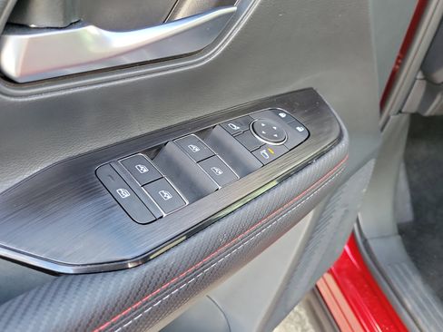 Certified 2026 Nissan Kicks SR FWD image 18