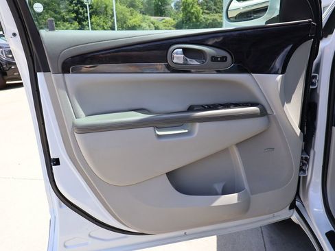 Used 2021 Buick Enclave Essence w/ Sound and Sites Package AWD/4WD image 10