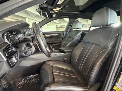 Used 2018 BMW 540i xDrive AWD/4WD image 21