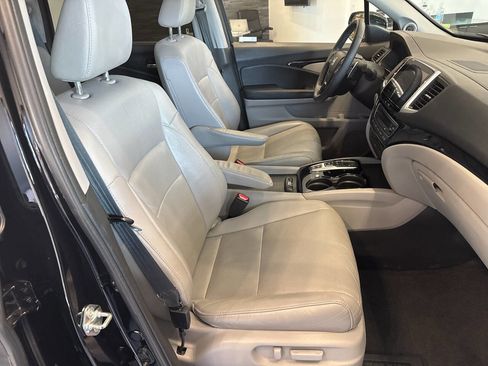 Used 2018 Honda Pilot Elite image 46