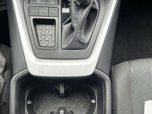 Used 2024 Toyota RAV4 XLE image 33