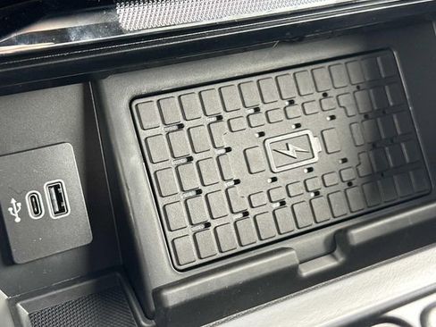 Used 2025 Ford F150 Lariat w/ Equipment Group 502A High image 31