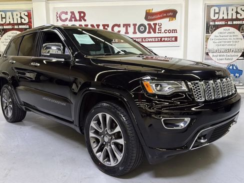 Used 2018 Jeep Grand Cherokee Overland w/ Trailer Tow Group IV RWD image 4