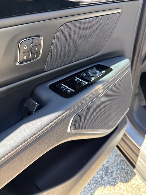 New 2026 Lincoln Nautilus Premier AWD/4WD image 12