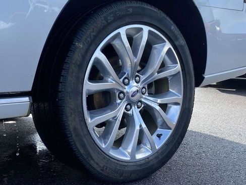 Used 2018 Ford Expedition Platinum RWD image 11
