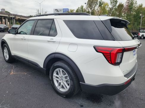 New 2026 Ford Explorer Active w/ Active Comfort Package image 3