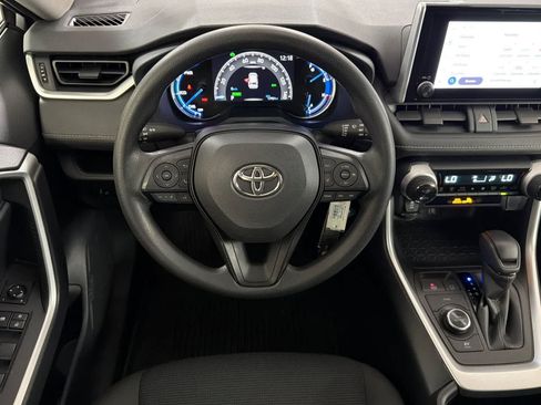 Used 2024 Toyota RAV4 LE AWD/4WD image 14