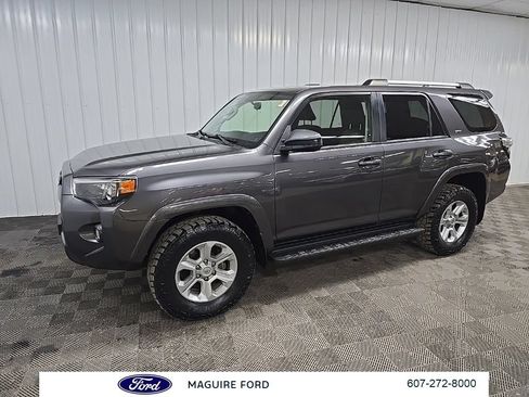 Used 2019 Toyota 4Runner SR5 AWD/4WD image 7