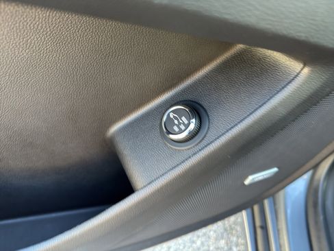 Used 2020 Chevrolet Traverse Premier image 22