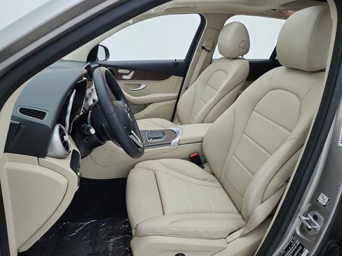 Used 2022 Mercedes-Benz GLC 300 image 10
