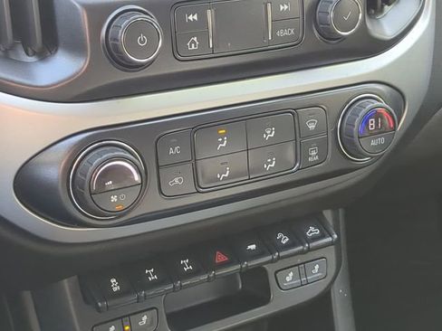 Used 2021 Chevrolet Colorado ZR2 w/ ZR2 Midnight Special Edition image 33