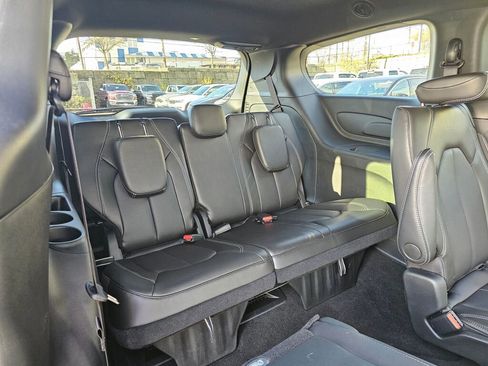 New 2026 Chrysler Pacifica Select image 15