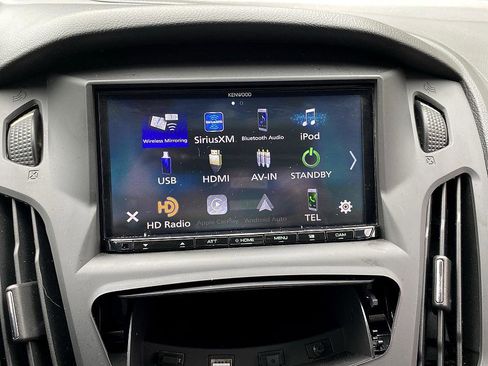 Used 2013 Ford Focus Titanium w/ Titanium Handling Pkg image 16