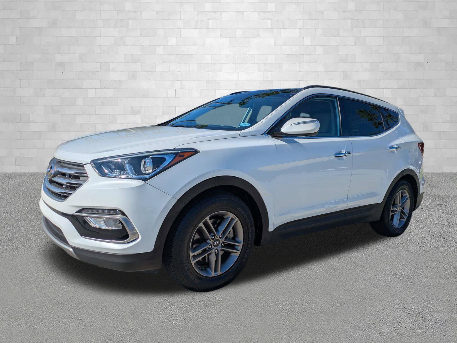 Used 2017 Hyundai Santa Fe Sport w/ 2.4L Tech Package 04 FWD image 5