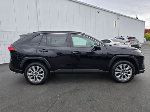 Certified 2025 Toyota RAV4 XLE Premium image 2