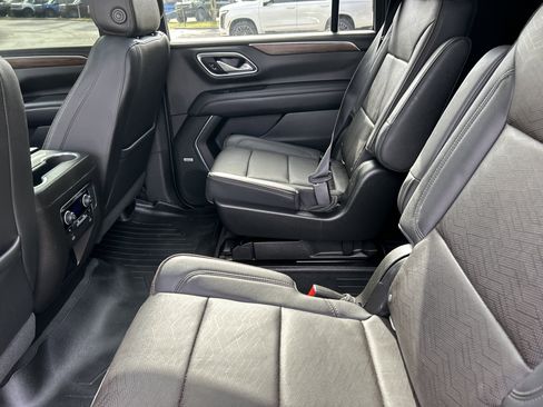 Used 2021 Chevrolet Suburban High Country image 17