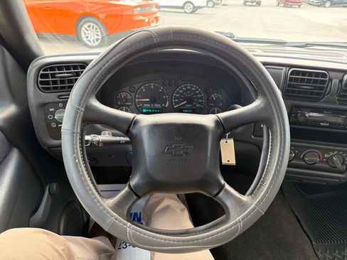 Used 2003 Chevrolet S10 Pickup LS image 14