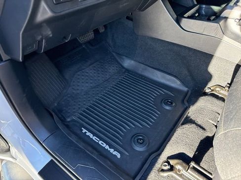 Used 2019 Toyota Tacoma TRD Off-Road image 14