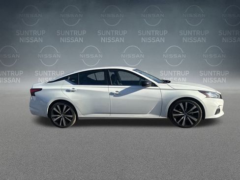 Used 2022 Nissan Altima 2.5 SR image 37