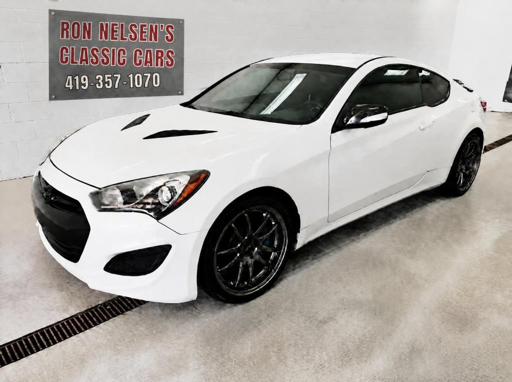 Used 2013 Hyundai Genesis 2.0T RWD image 1