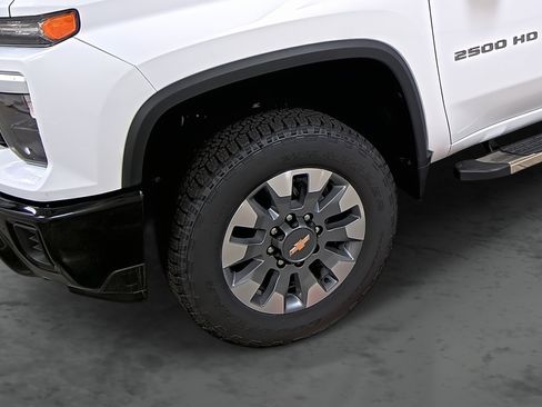 Used 2024 Chevrolet Silverado 2500 Custom w/ Custom Convenience Package AWD/4WD image 7