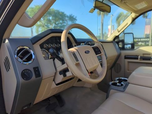Used 2010 Ford F350 Lariat image 12