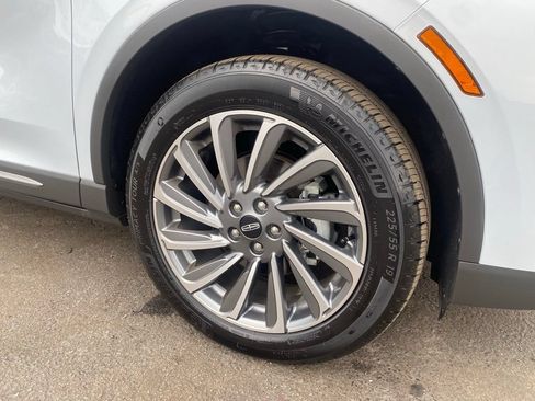 Used 2025 Lincoln Corsair Reserve AWD/4WD image 32