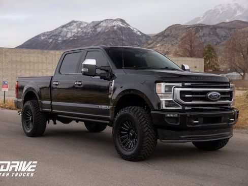 Used 2022 Ford F350 Platinum image 1