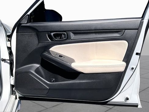 Used 2025 Honda Civic Sport image 21