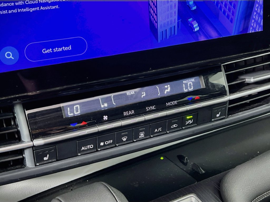 Used 2025 Toyota Sienna XLE w/ XLE Plus Package AWD/4WD image 15
