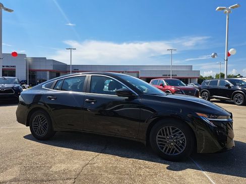 Used 2026 Nissan Sentra SV w/ SV Convenience Package FWD image 3