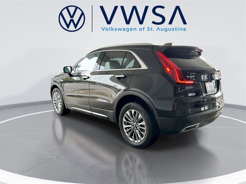 Used 2025 Cadillac XT4 Premium Luxury image 5