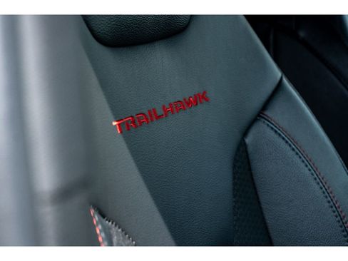 Used 2025 Jeep Compass Trailhawk image 20