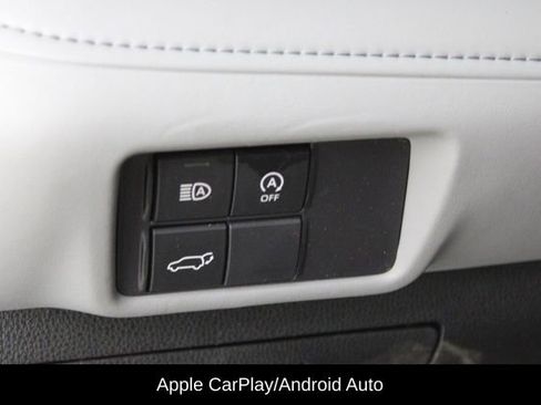 Used 2023 Toyota Highlander XLE image 19