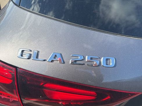 Certified 2025 Mercedes-Benz GLA 250 4MATIC image 39