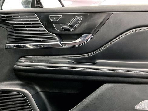 Used 2021 Lincoln Corsair AWD w/ Premium Package image 23