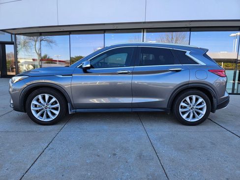 Used 2019 INFINITI QX50 Essential w/ Premium Heat Package image 2