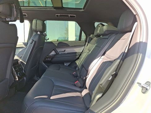 New 2026 Land Rover Range Rover Sport SE AWD/4WD image 6