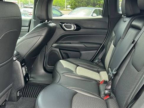 Used 2024 Jeep Compass Latitude w/ Convenience Group AWD/4WD image 21