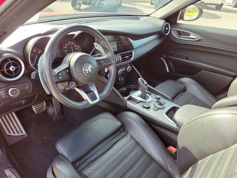 Used 2022 Alfa Romeo Giulia Veloce RWD image 21
