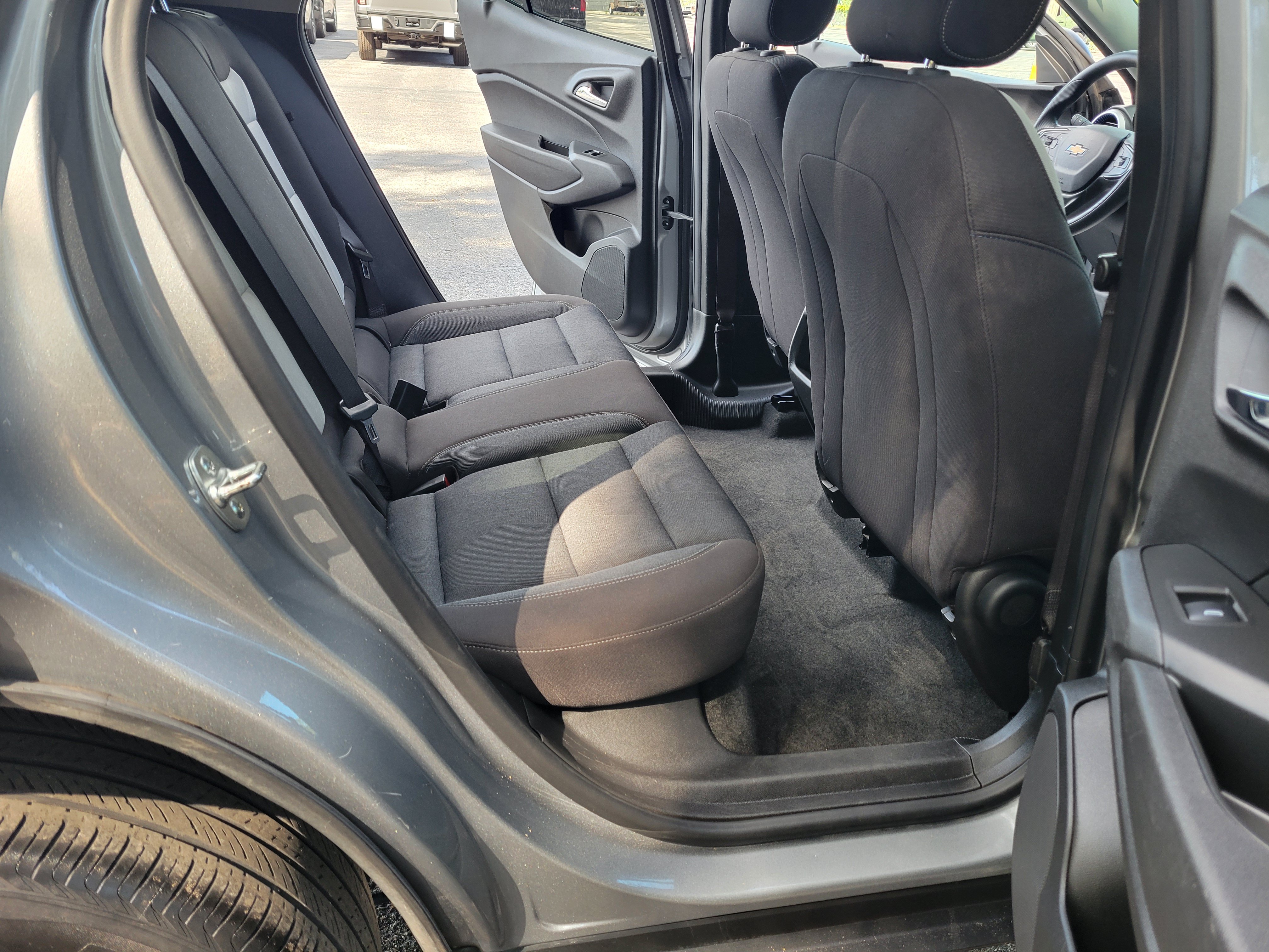 Certified 2024 Chevrolet Trax LS w/ Driver Confidence Package FWD image 29