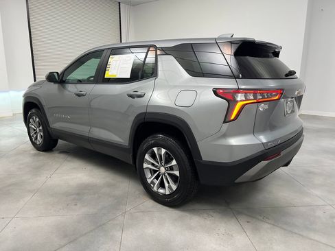 Used 2026 Chevrolet Equinox LT FWD image 5